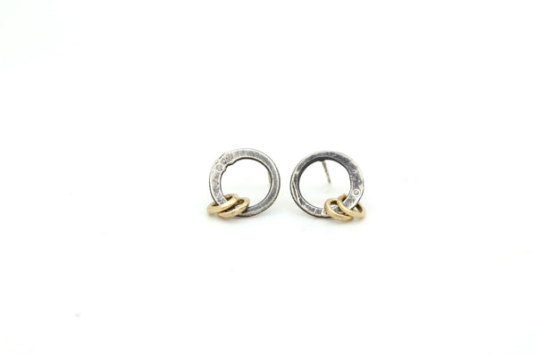 Circle stud earrings